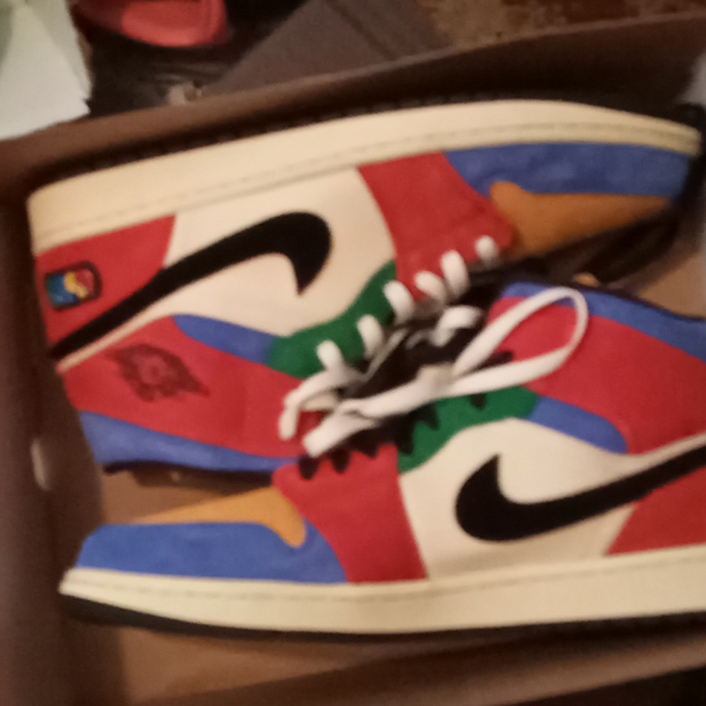 Jordan 1 mid se fearless